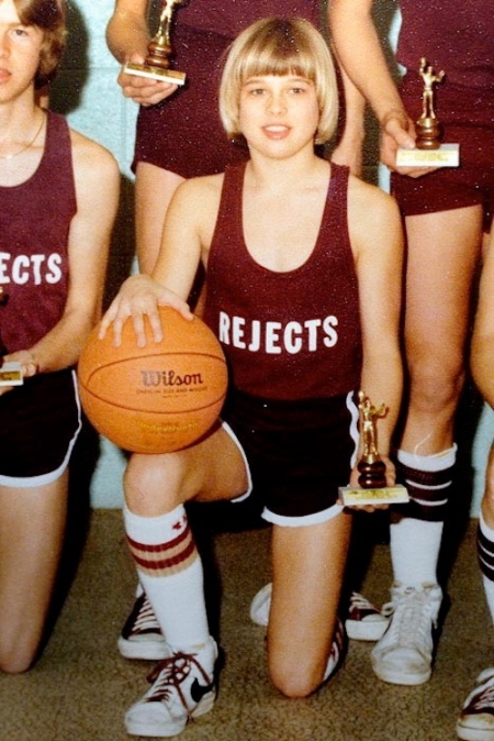 Young Brad Pitt basketball photo